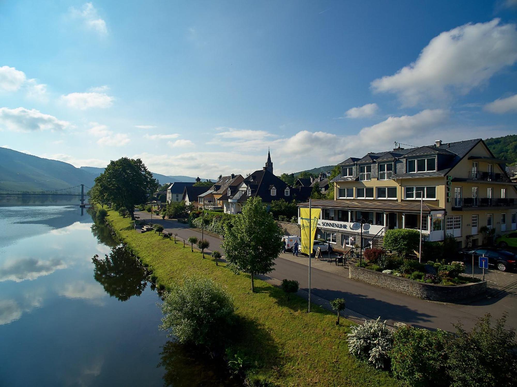 Sonnenuhr Bed & Breakfast Bernkastel-Kues Luaran gambar